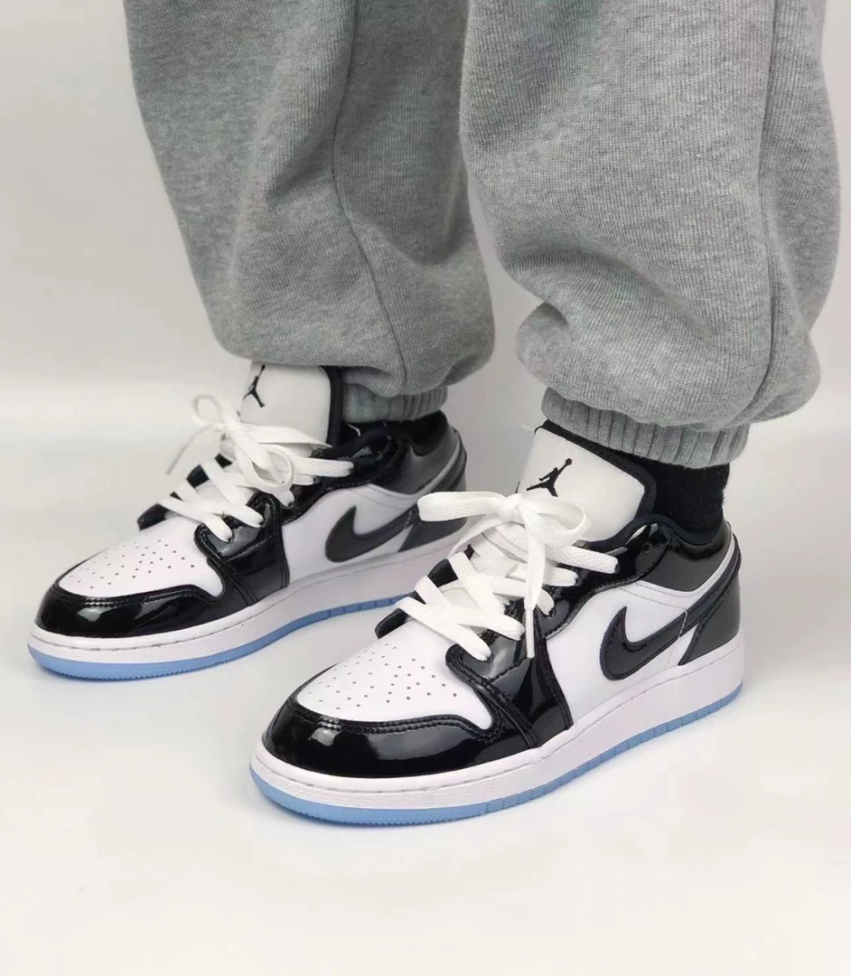 Nike/耐克AJ1 Low漆皮熊猫 时尚潮流百搭低帮复古篮球鞋 男款黑白