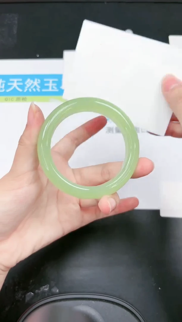 【闪购商品】石英质玉手镯未镶嵌308-56