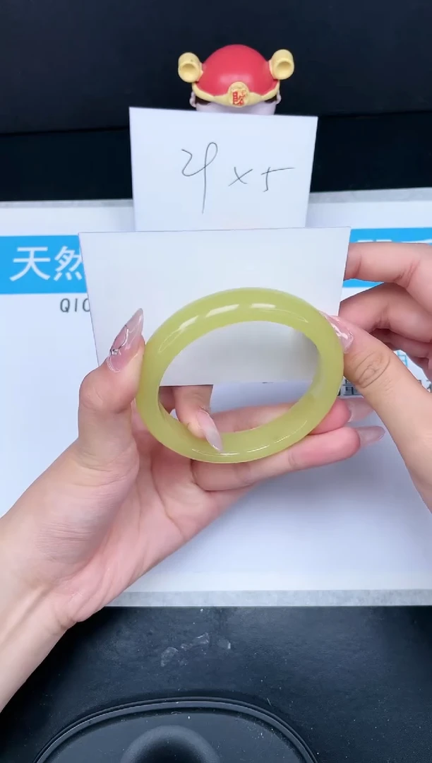 【闪购商品】石英质玉手镯未镶嵌216-61