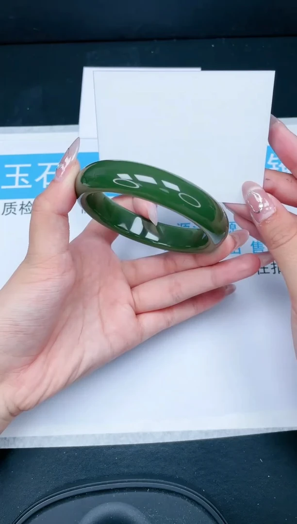 【闪购商品】石英质玉手镯未镶嵌126-61.6