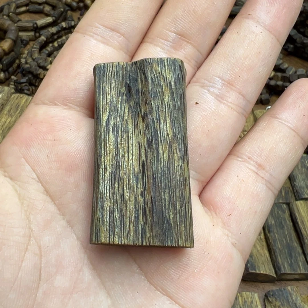 【闪购商品】沉香吊坠修**路9.2克
