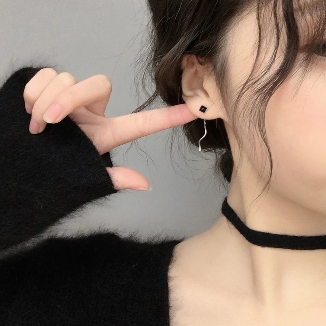 黑色方块波浪耳线女简约百搭设计感耳钉女韩版简约耳坠耳环耳线潮