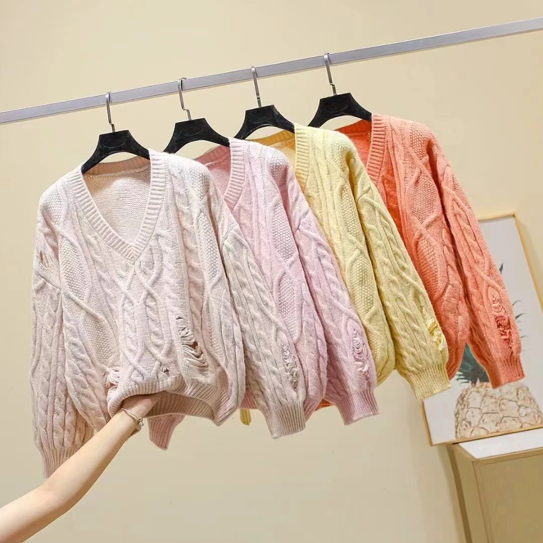 新款时尚气质麻花V领套头宽松针织衫