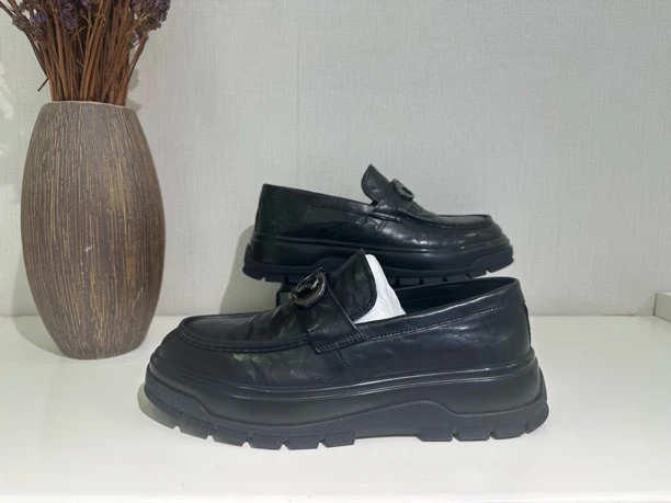 男士皮鞋轻奢商务休闲皮鞋2024秋冬新款百搭