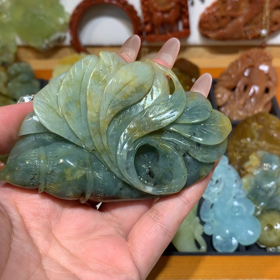 蛇纹石玉颈饰未镶嵌