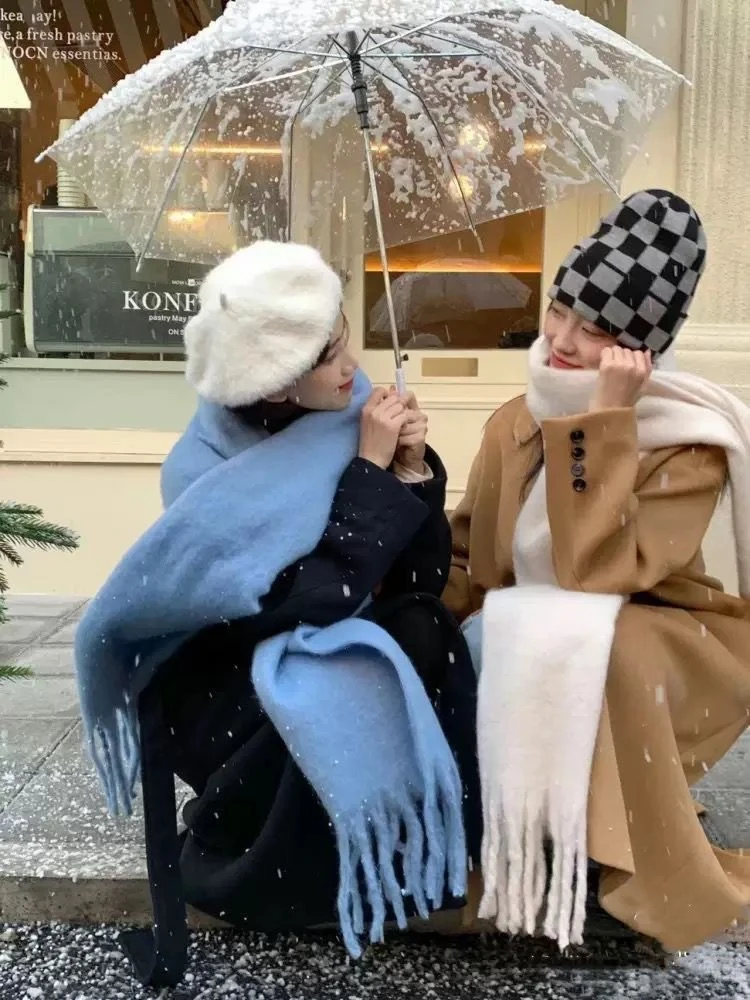 2025新款韩系氛围感深蓝色纯色冬季学生围巾女加厚加长披肩围脖