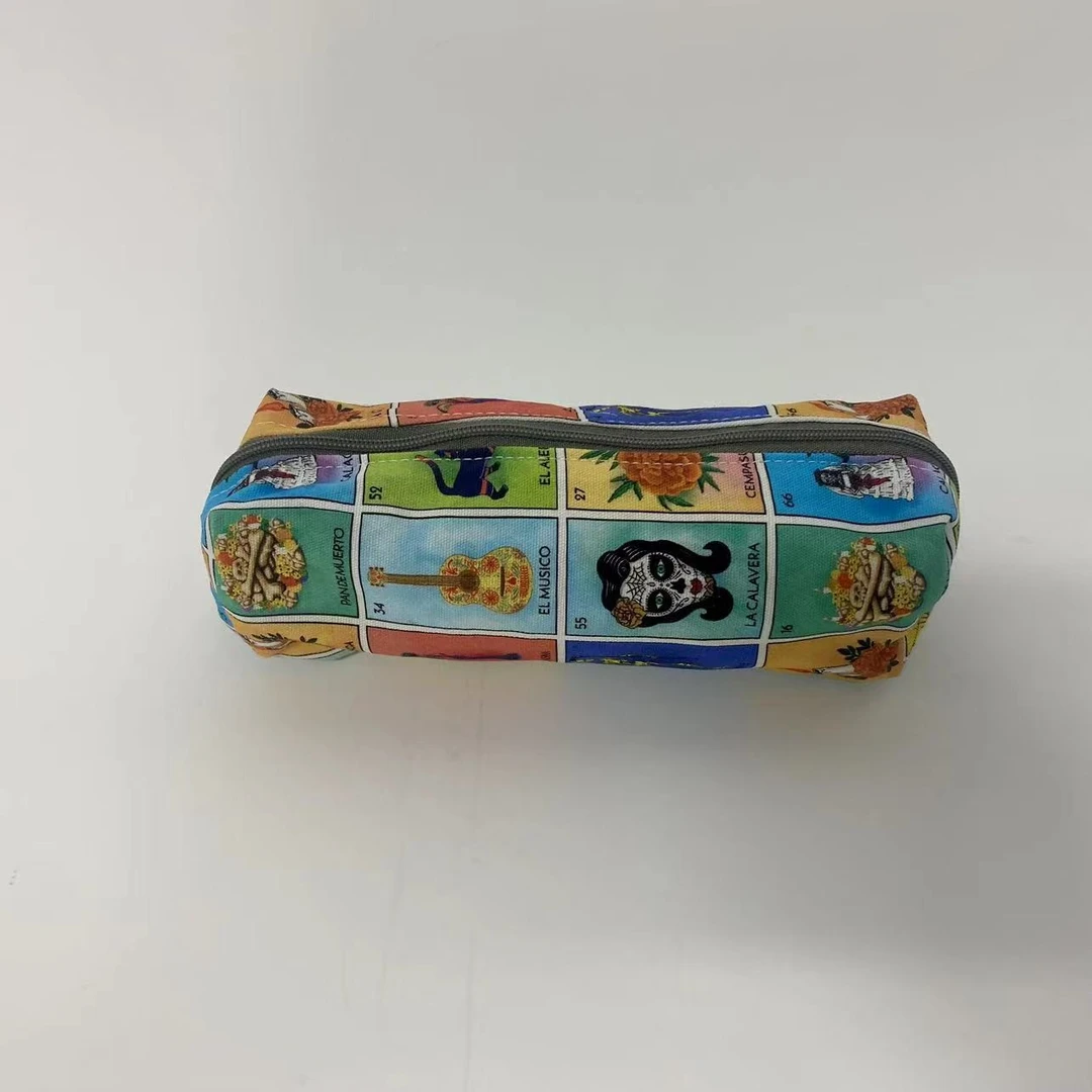 帆布笔袋颜色随机送