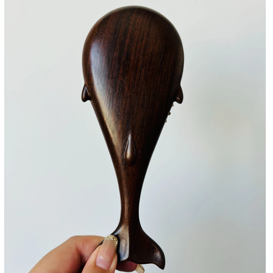 鲸鱼气垫梳手工雕刻实木SMS-21