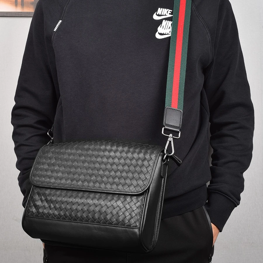 男士斜挎包通勤包大容量背包单肩休闲包真皮编织男包2024新款大号