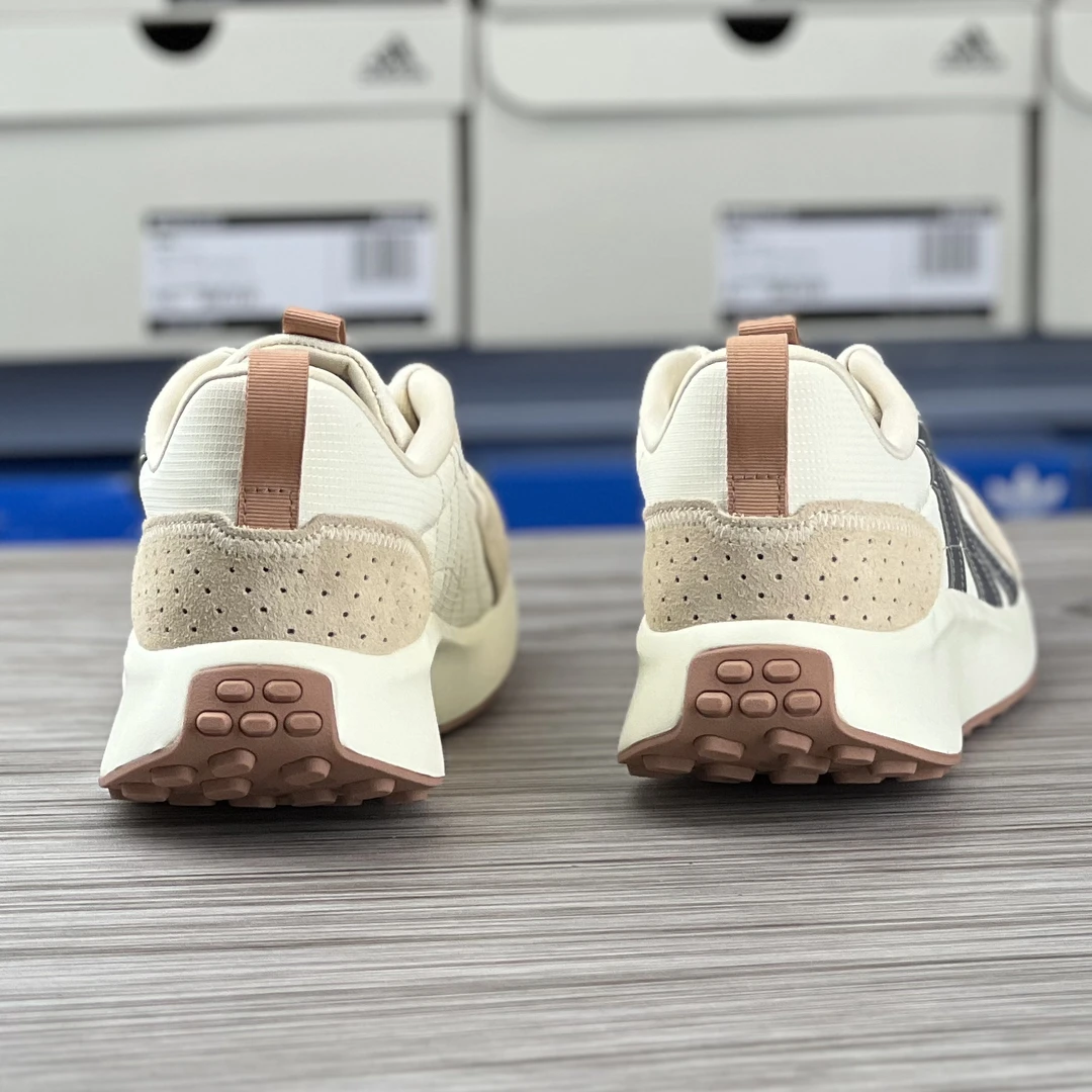 Adidas阿迪达斯正品男鞋女鞋休闲运动鞋百搭训练健身跑步鞋IE5560