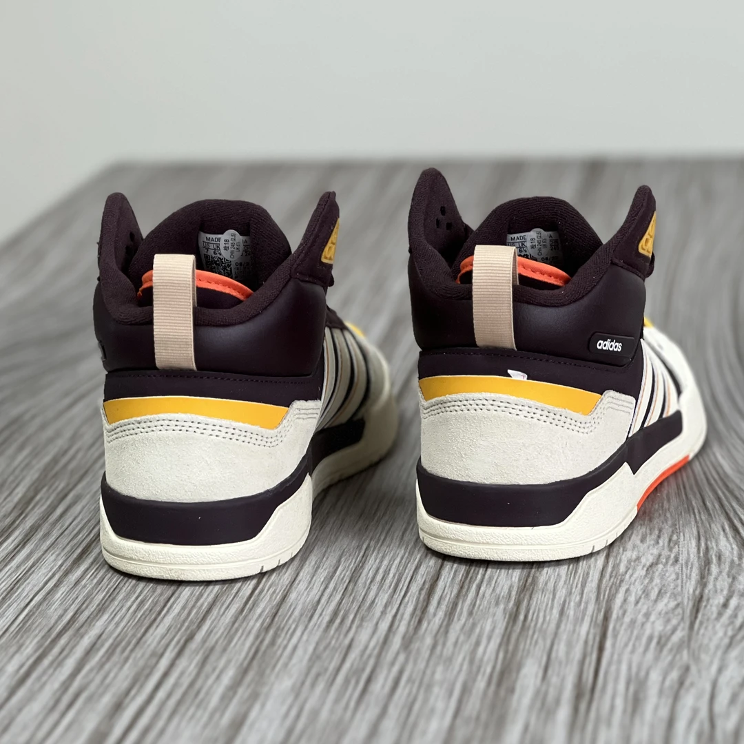 Adidas阿迪达斯男女鞋情侣款秋冬季休闲中高帮运动休闲板鞋GY4789