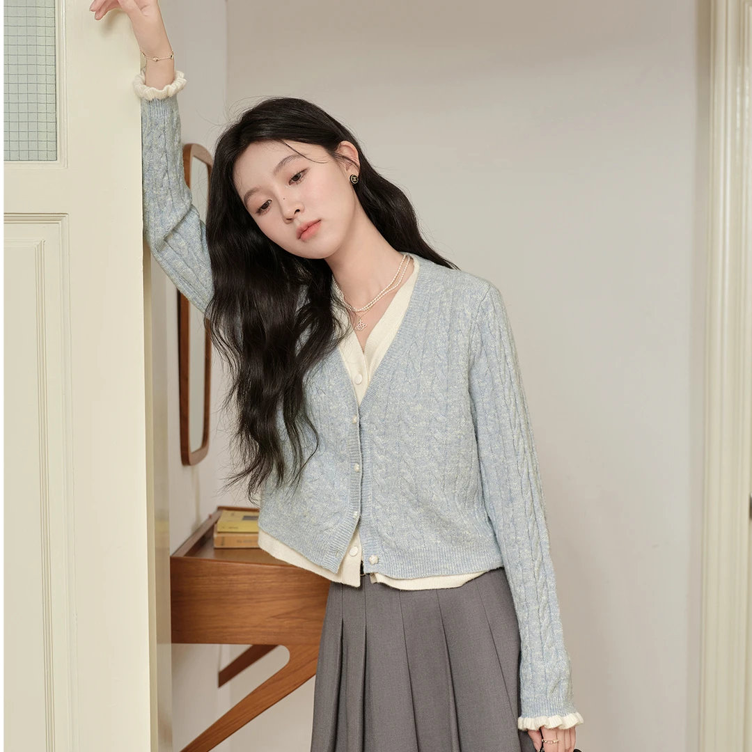 【大码】078假两件慵懒风v领毛衣外穿秋季新款开衫外套袖子小花边