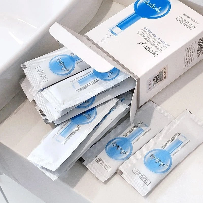 氨基酸洗面奶便携装洁面乳旅行装保湿补水控油清洁毛孔不刺激