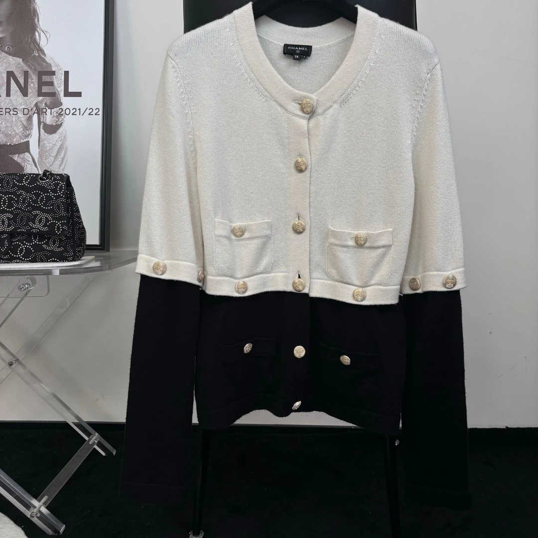 香奈儿 Chanel 黑白拼接针织开衫38码
