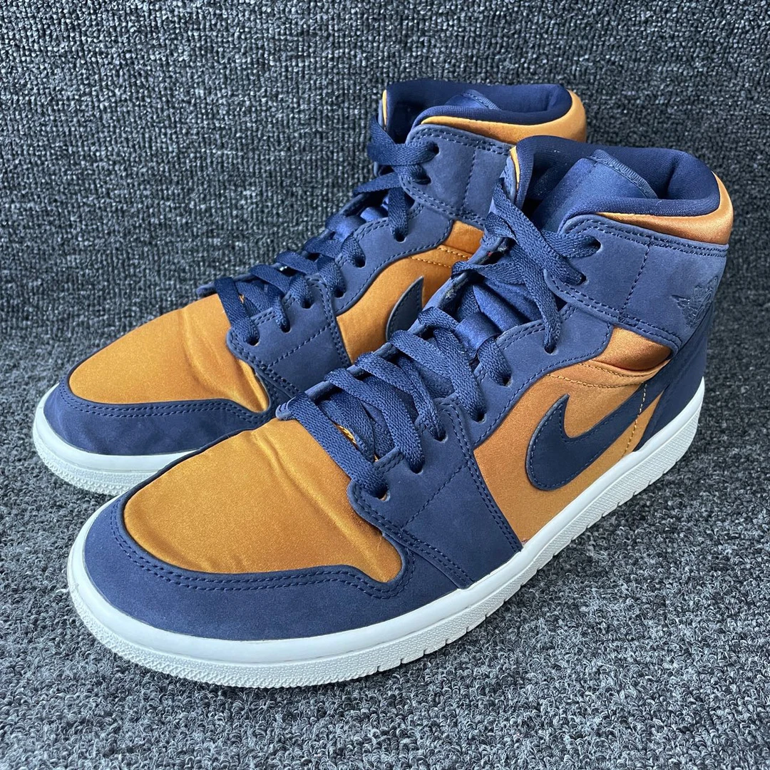 90新 AIR JORDAN 42码 AJ1黑金 编号5678 二手不退换
