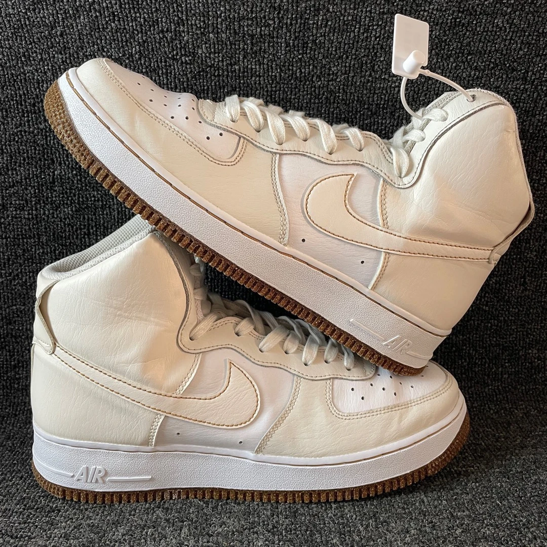 43码 AF1白棕 95新 公价899 篮球鞋编号2231