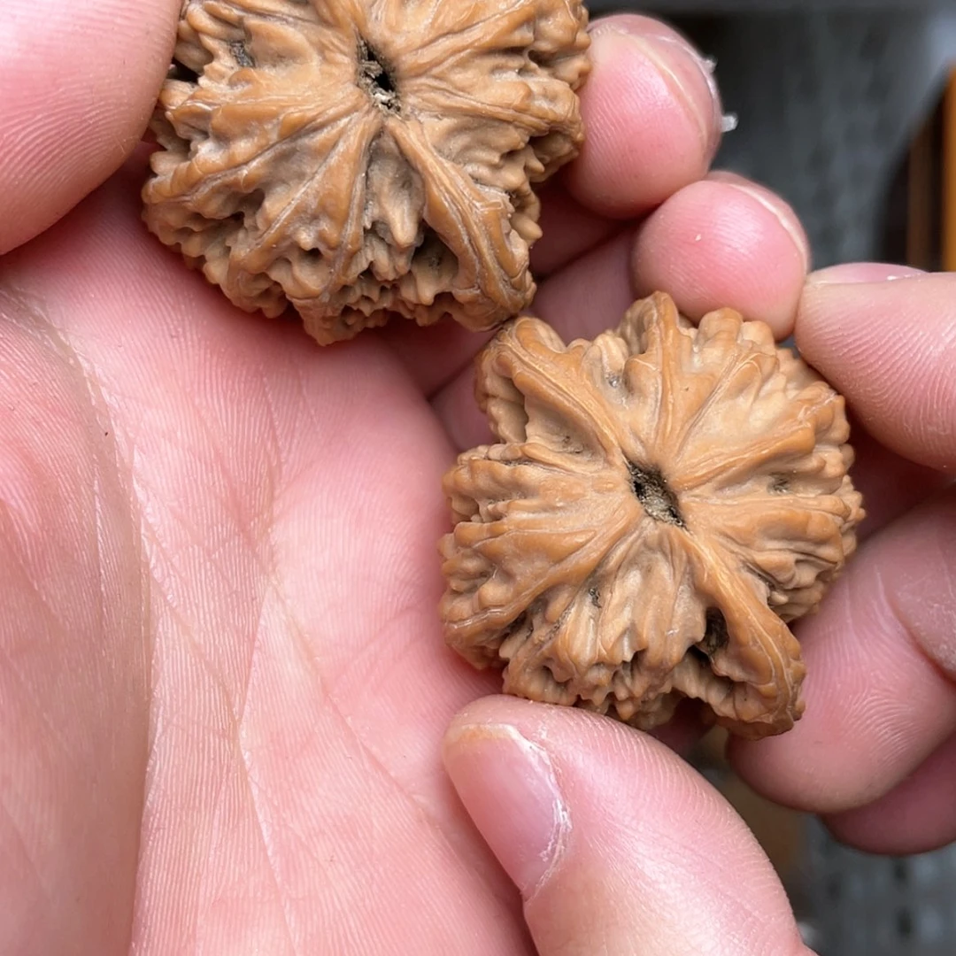 【闪购商品】文玩核桃吊坠林*