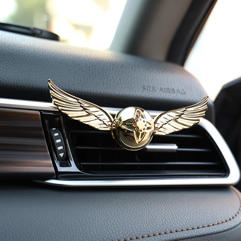 车载香薰汽车香氛出风口车内装饰持久香水男女摆件男士高端车载