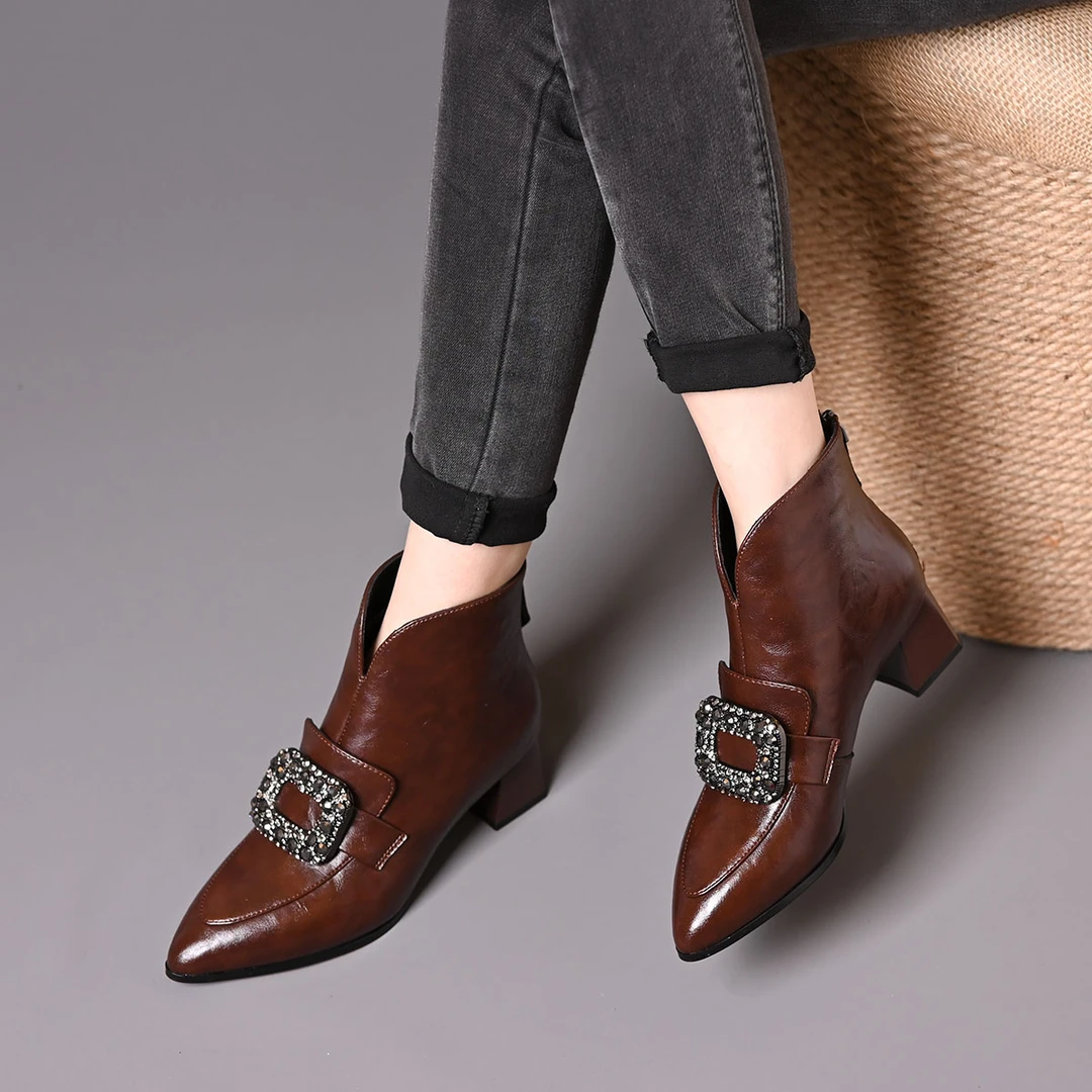 法式尖头方扣粗跟短靴女秋冬水钻V口及踝靴后拉链中高跟女靴