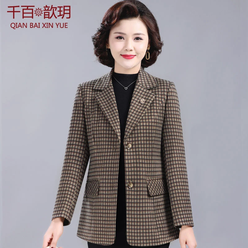 中年妈妈秋装外套2025新款西服时尚小个子中老年女士格子短款上衣