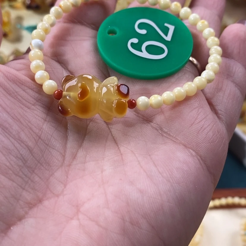 【闪购商品】琥珀颈饰未镶嵌娟****室