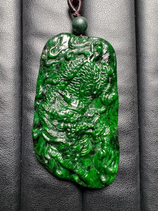 满绿翡翠麒麟吊坠