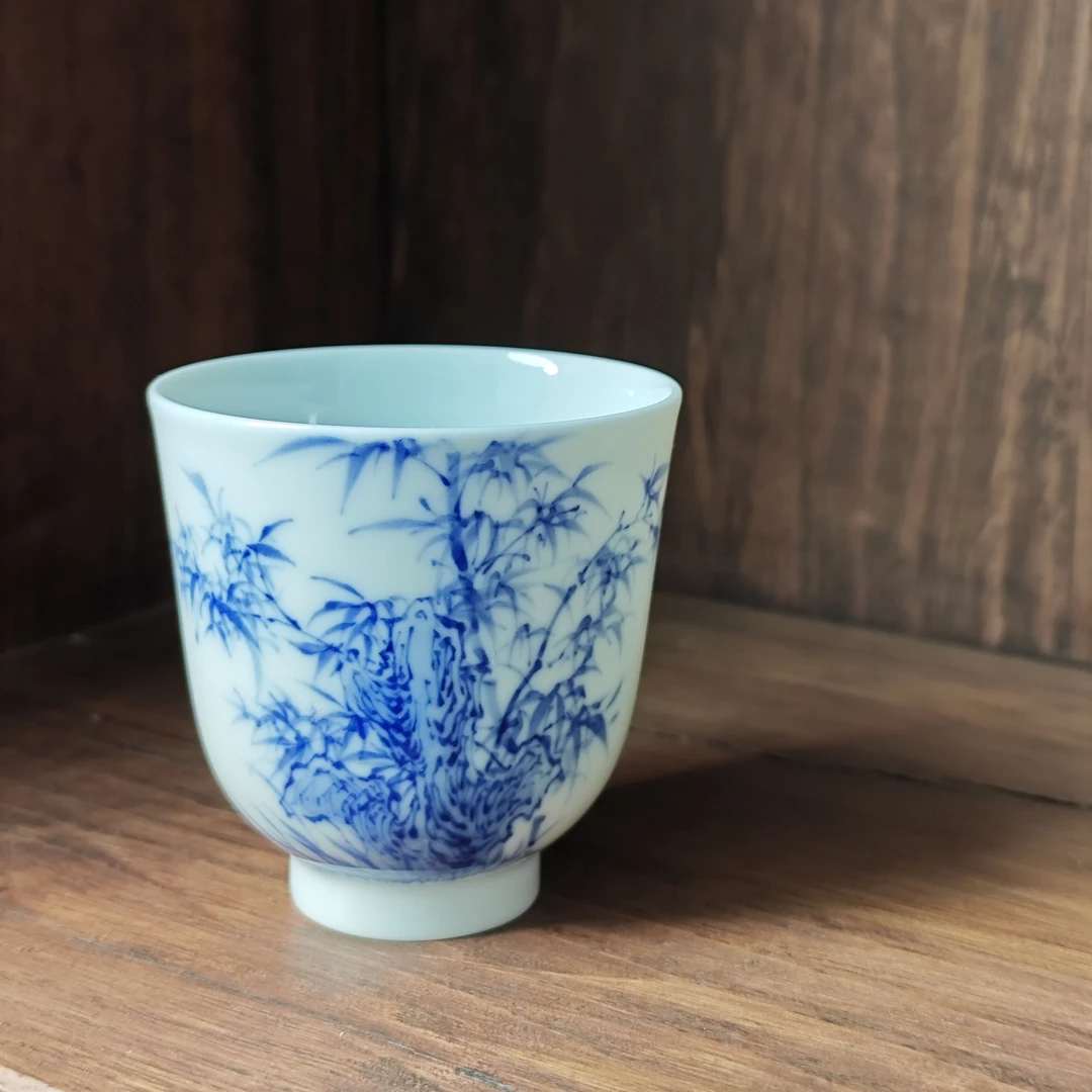 手绘青花竹子杯子