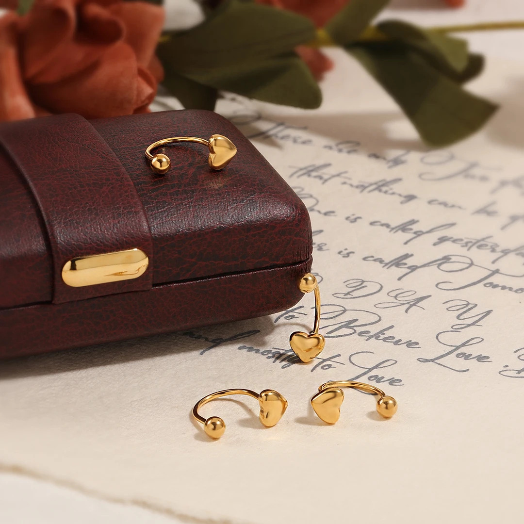 钛钢耳饰 甜美小众简约爱心U型耳骨钉女时尚个性高级感钛钢耳饰