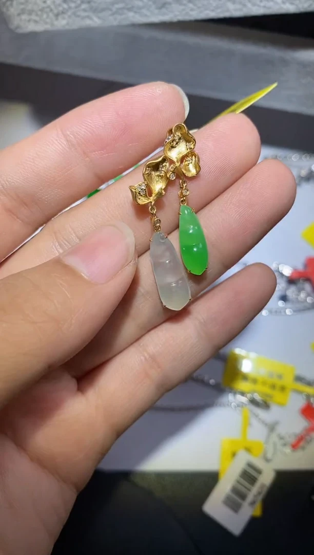 【闪购商品】翡翠吊坠(不含链)18K金镶嵌18k金吊坠