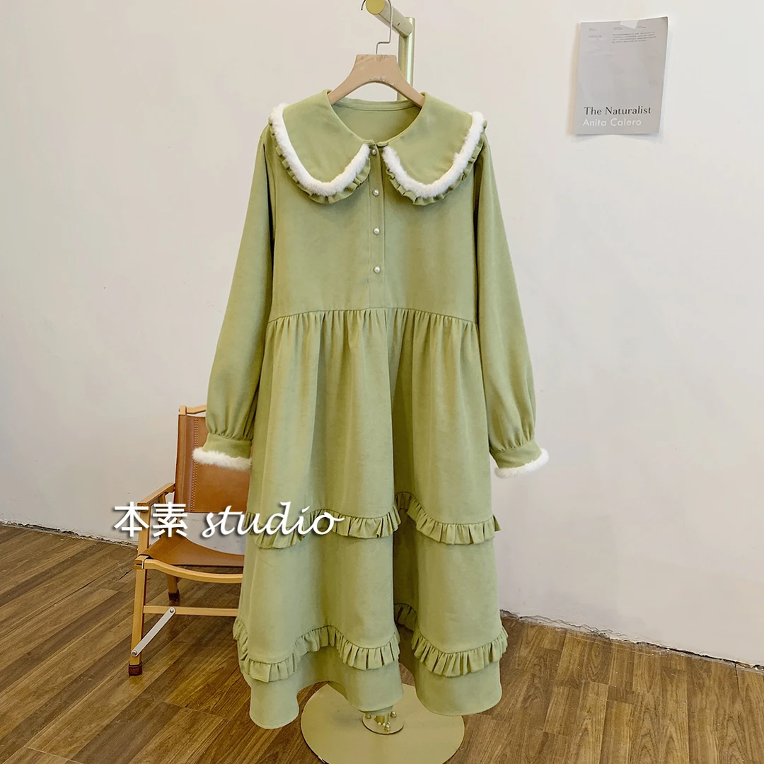 C2858毛条拼接木耳边半开扣娃娃领连衣裙