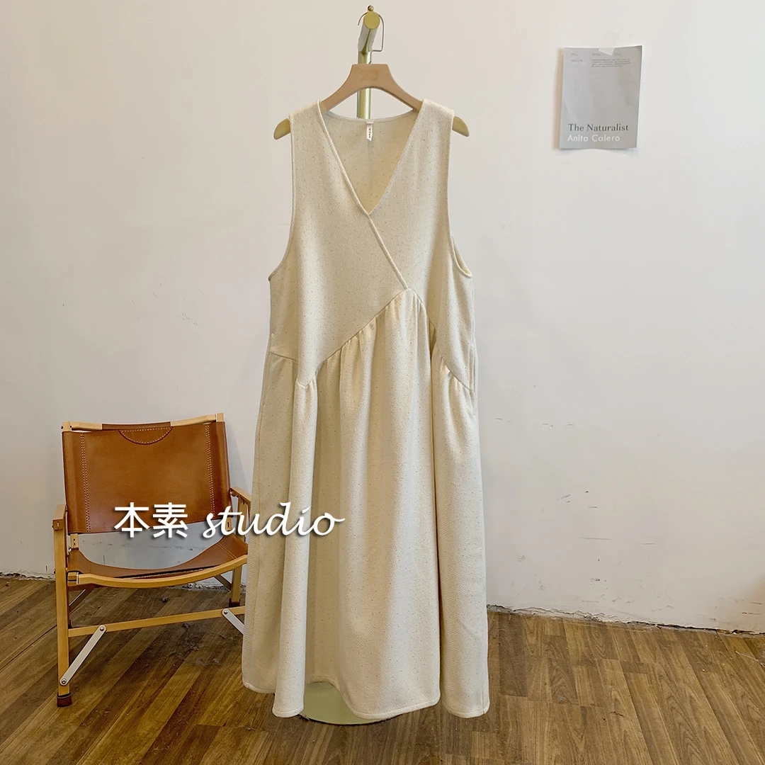 C2587 V领嵌金丝宽松背心裙