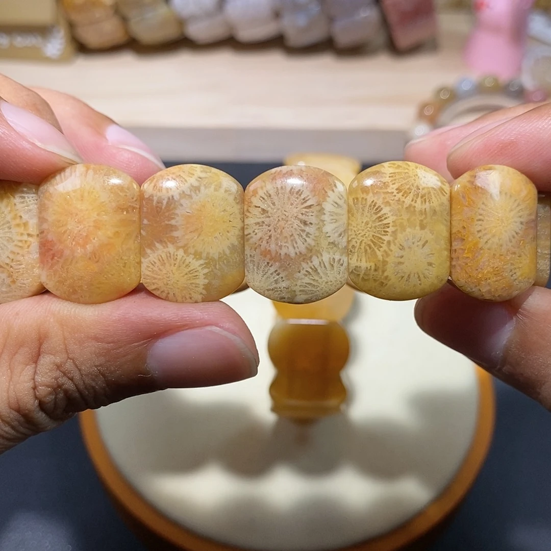 硅化珊瑚(珊瑚玉)手串未镶嵌彩大花129
