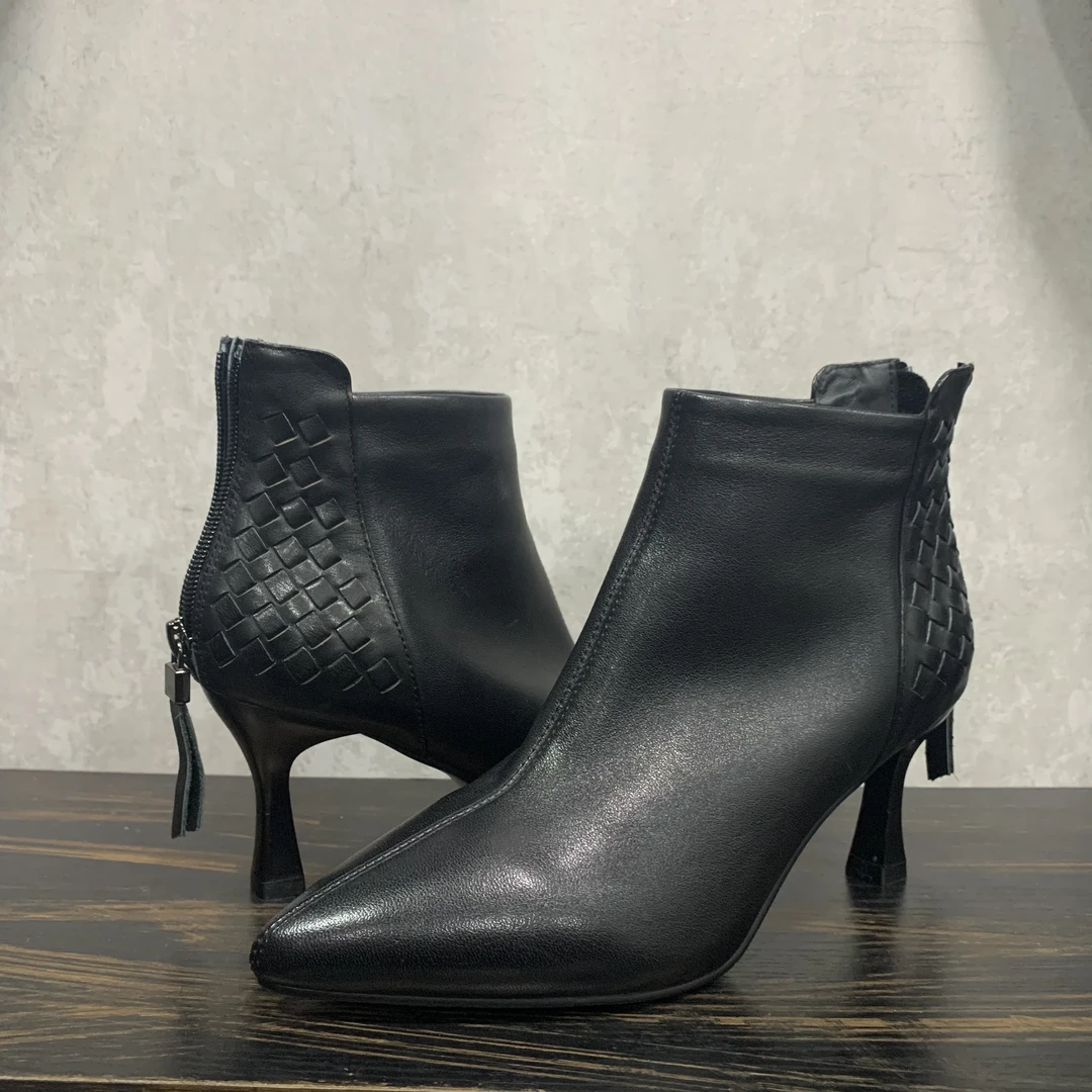 冬季编织短靴纯皮百搭小跟鞋女款真皮秋季黑色秋冬