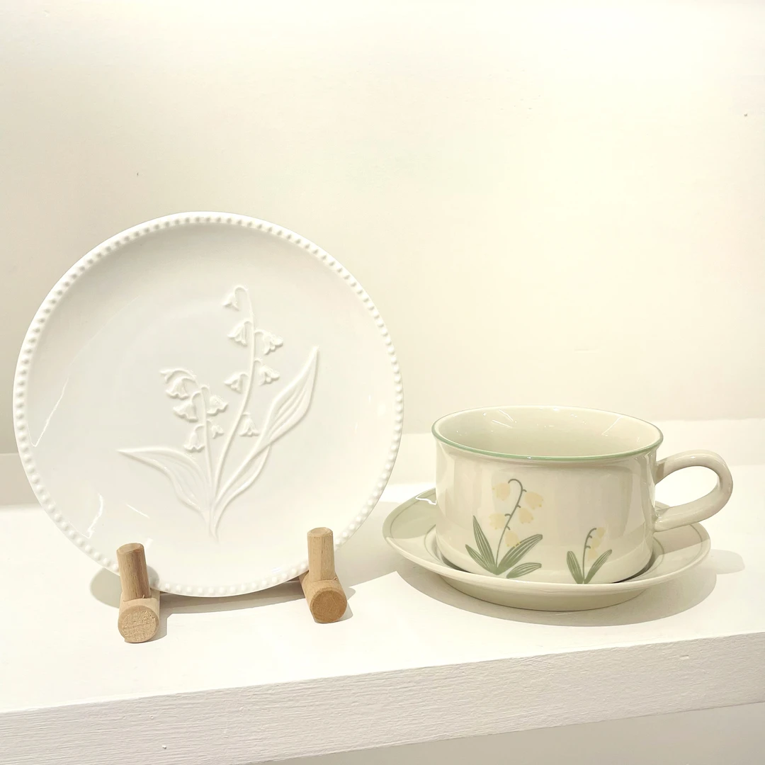 粉丝团套餐二：复古铃兰盘+陶土杯碟，瑕疵不退换，能接受再拍！