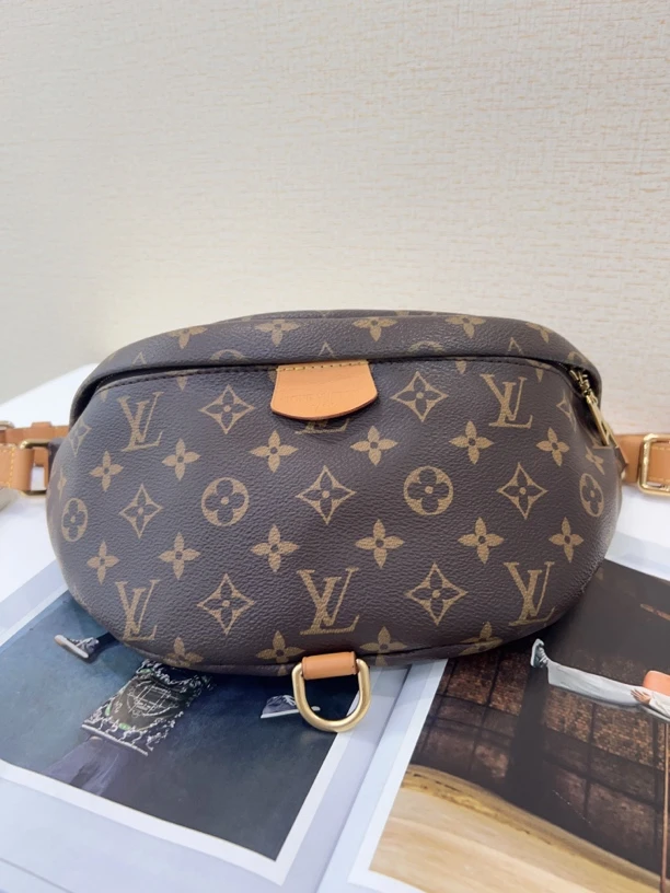 95新 LouisVuitton/路易威登 98新LV老花拼植鞣革bumbag胸包