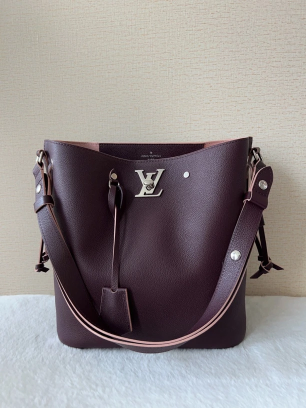 95新 LouisVuitton/路易威登 限定深紫色Lockme Bucket水桶单肩包