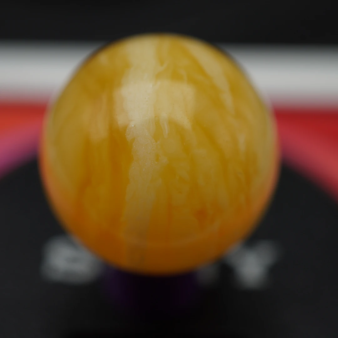 孤品19.4直径微瑕蜜蜡珠有沁色表面光滑 编号386