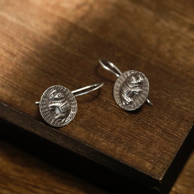 925银耳饰 非晚 包罗万象  E22930 复古做旧大象圆牌耳钩耳环