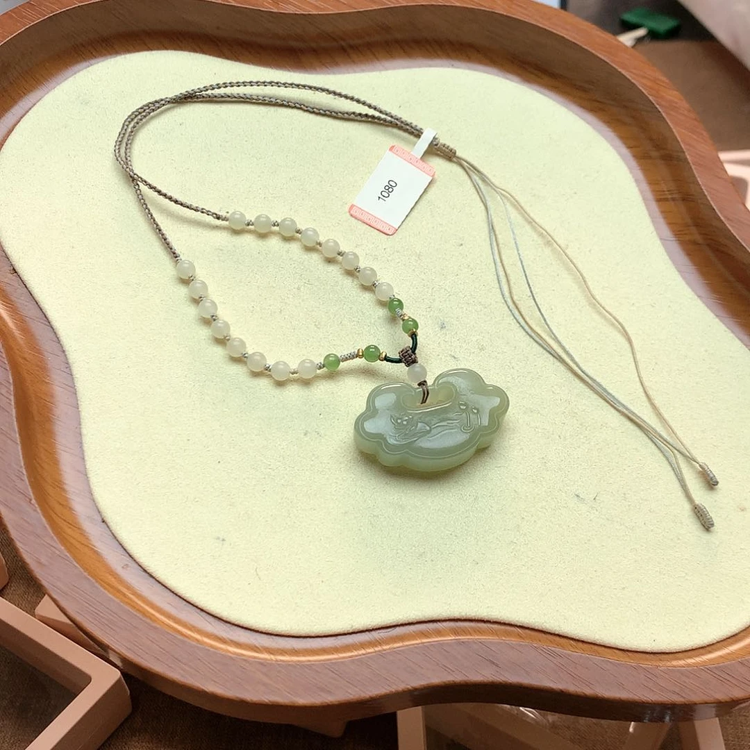 和田玉颈饰未镶嵌好111111111111