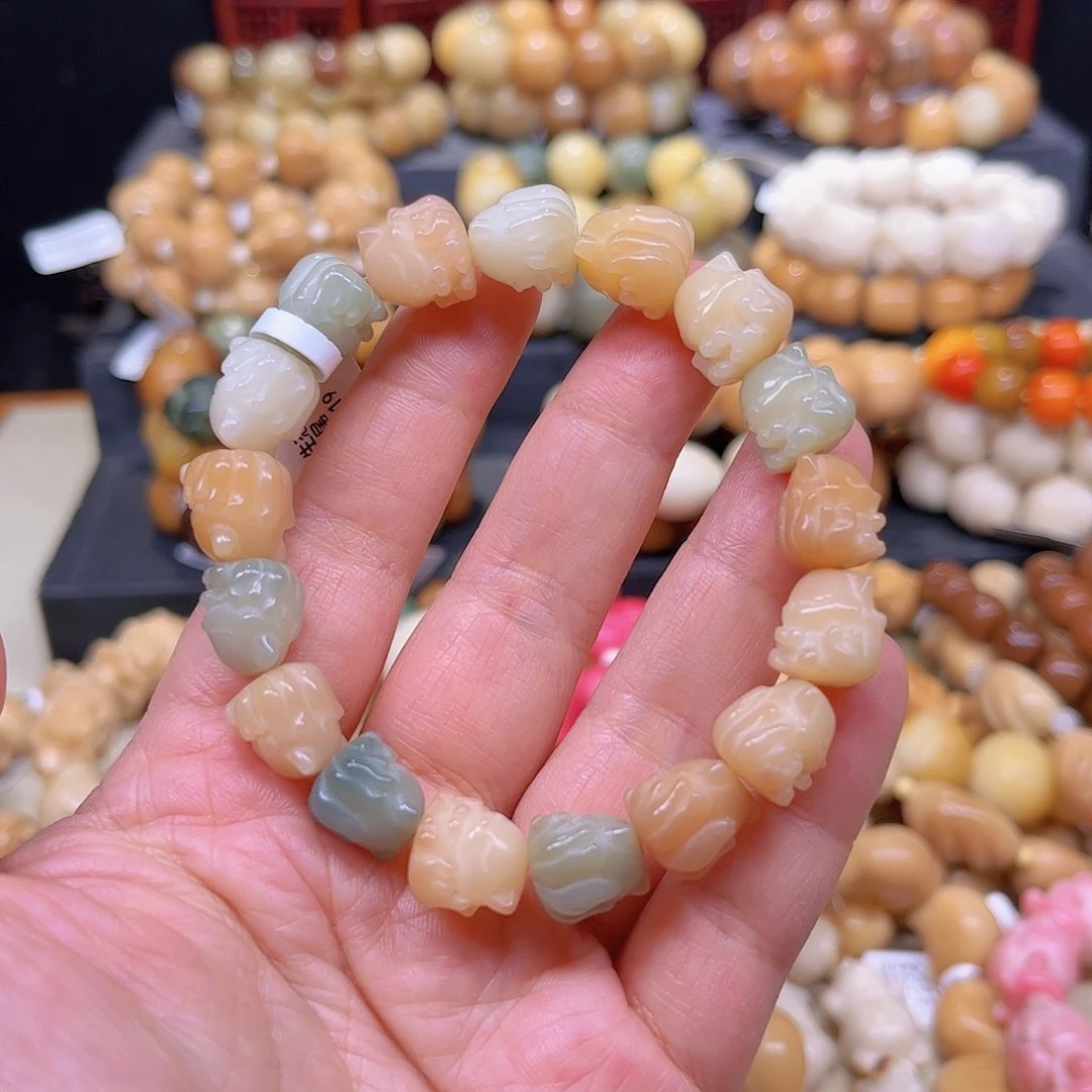 白玉菩提吊坠多宝九尾 10-30-291