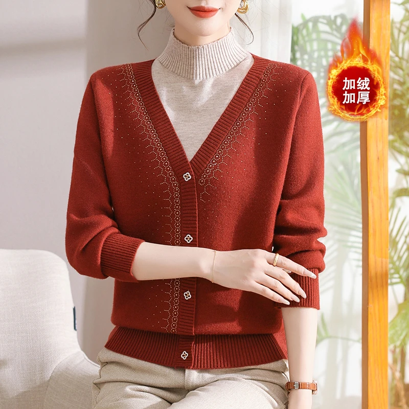 妈妈秋冬时尚减龄拼接加绒加厚假两件内搭中老年冬装休闲百搭毛衣