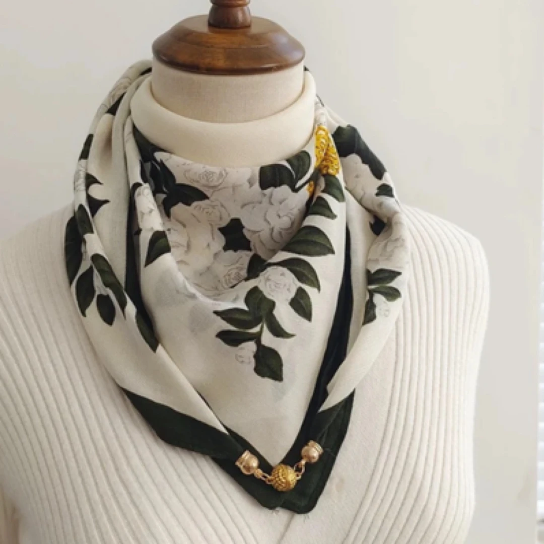 栀子花2024磁吸扣围巾方巾女洋气小众暗扣围脖