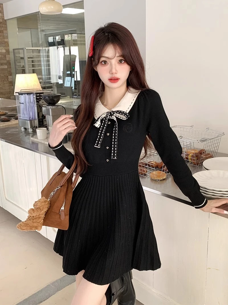 法式小黑裙女2025秋冬千金气质小香风蝴蝶结娃娃领内搭打底针织裙