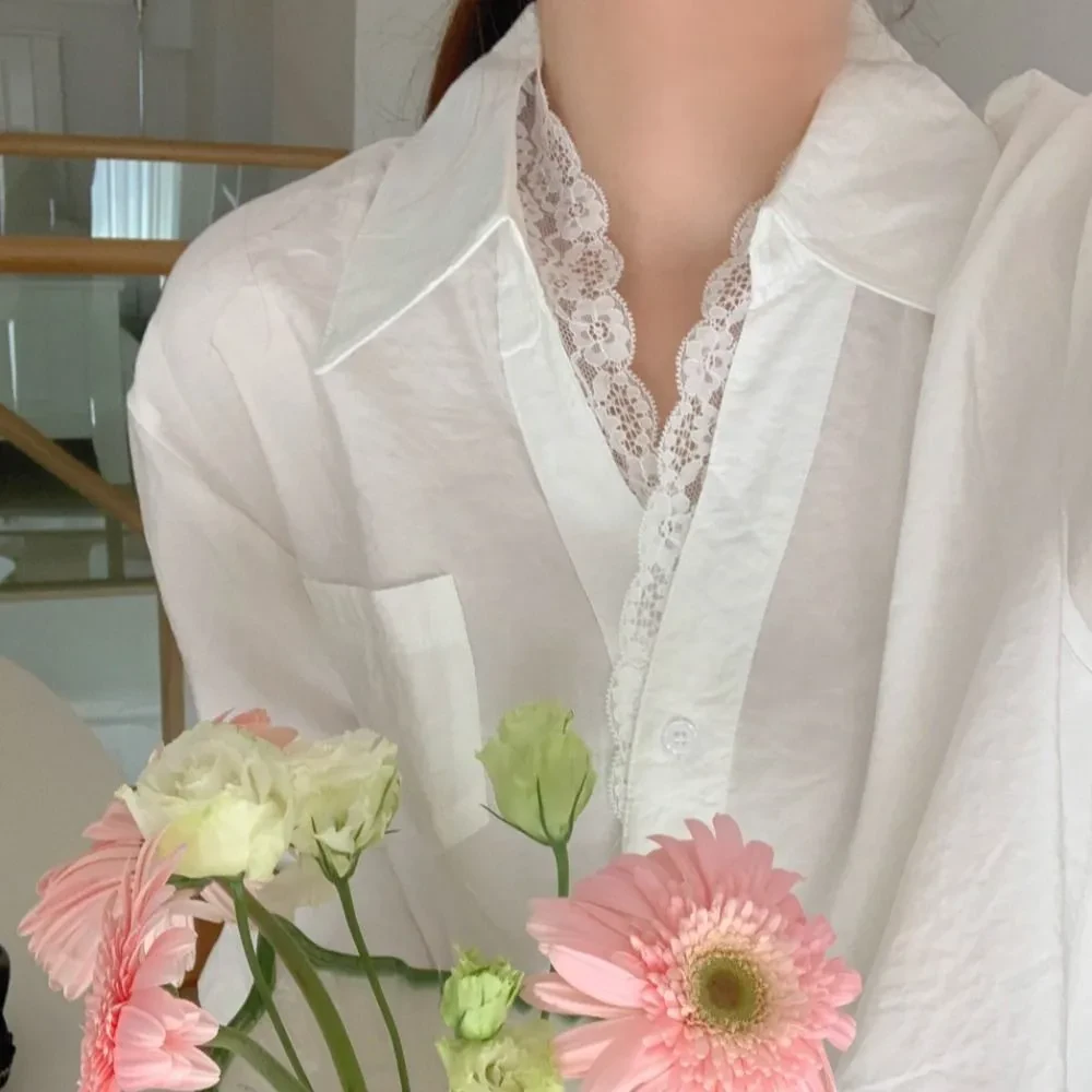 纯欲风气质领口蕾丝拼接法式设计感V领衬衫女士秋季长袖衬衣上衣
