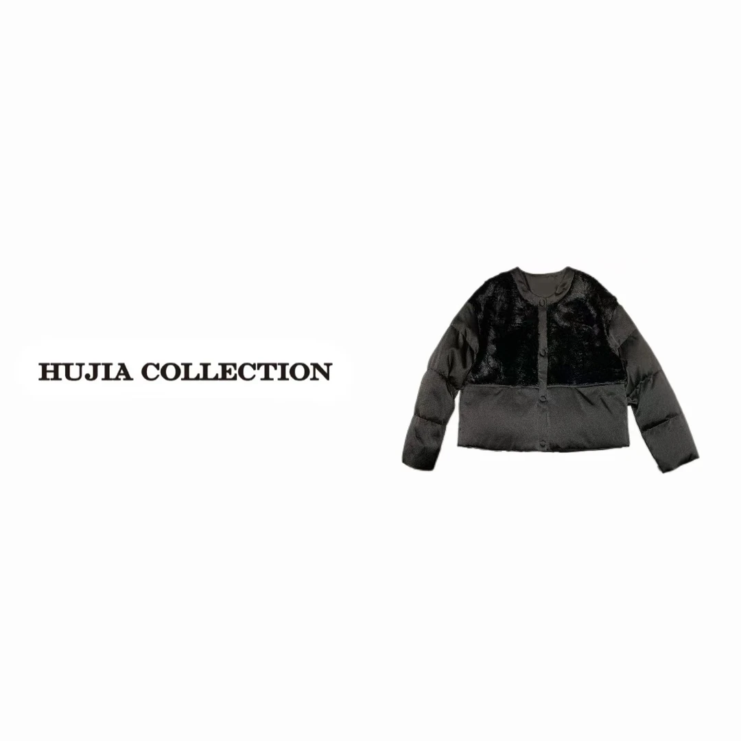 HUJIA 胡嘉丨“自在暖冬”羽绒服女冬季阔版设计毛毛拼接外套9978