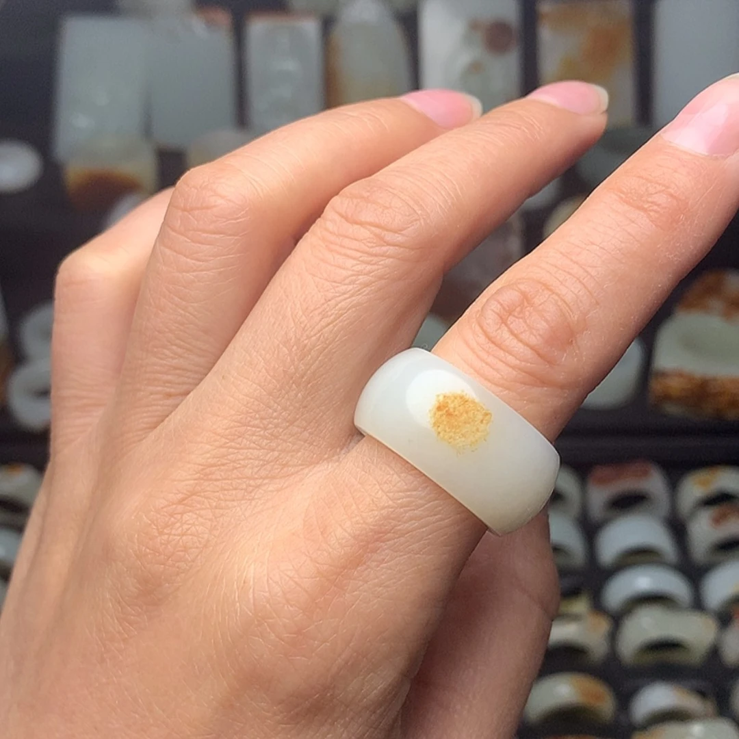 【闪购商品】和田玉挂件未镶嵌斯*