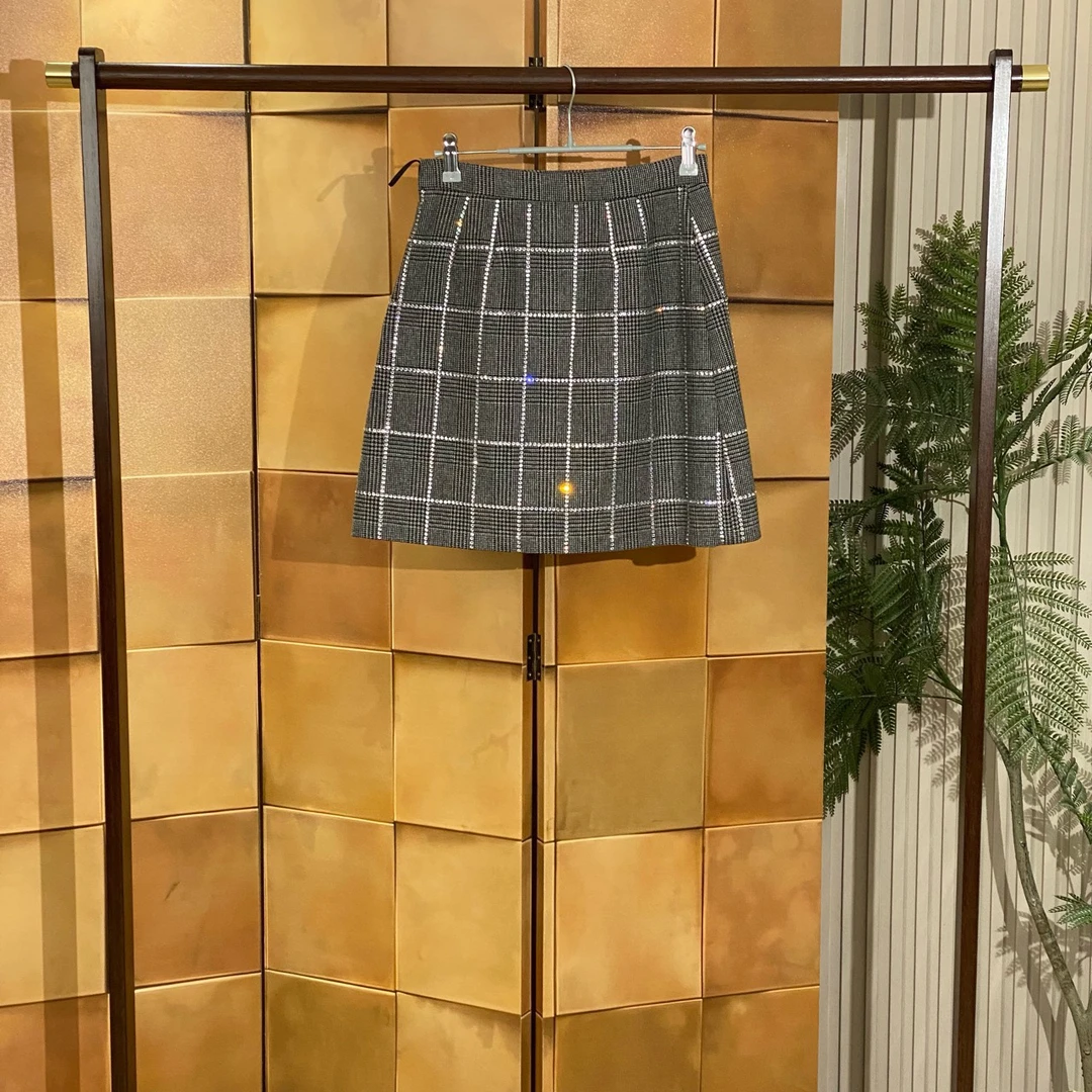MiuMiu 灰色水钻格纹羊毛半身裙/38码/全新带吊/女24205