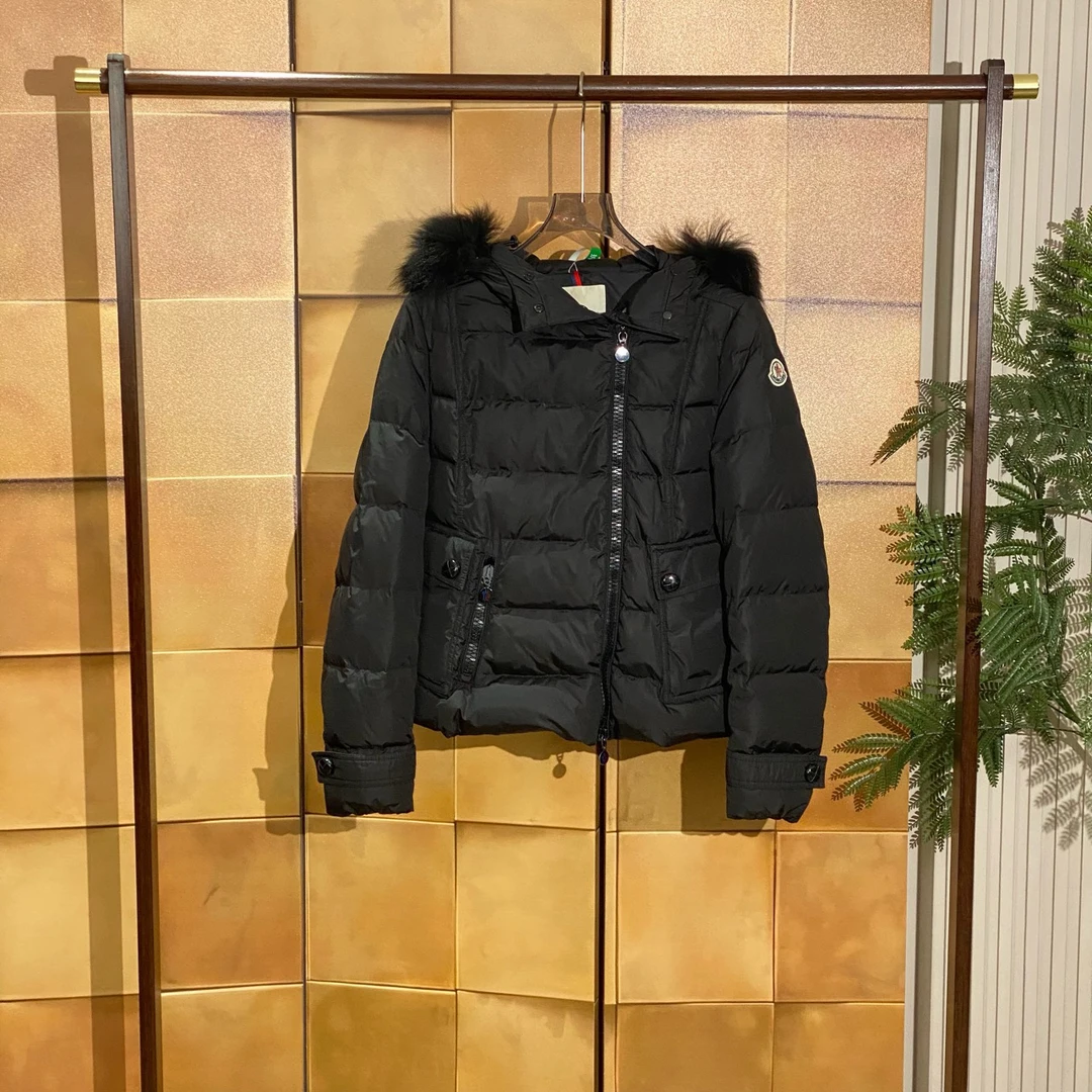 MonclerBryone黑色刺绣徽标logo斜拉链连帽羽绒服3码/99新女24681