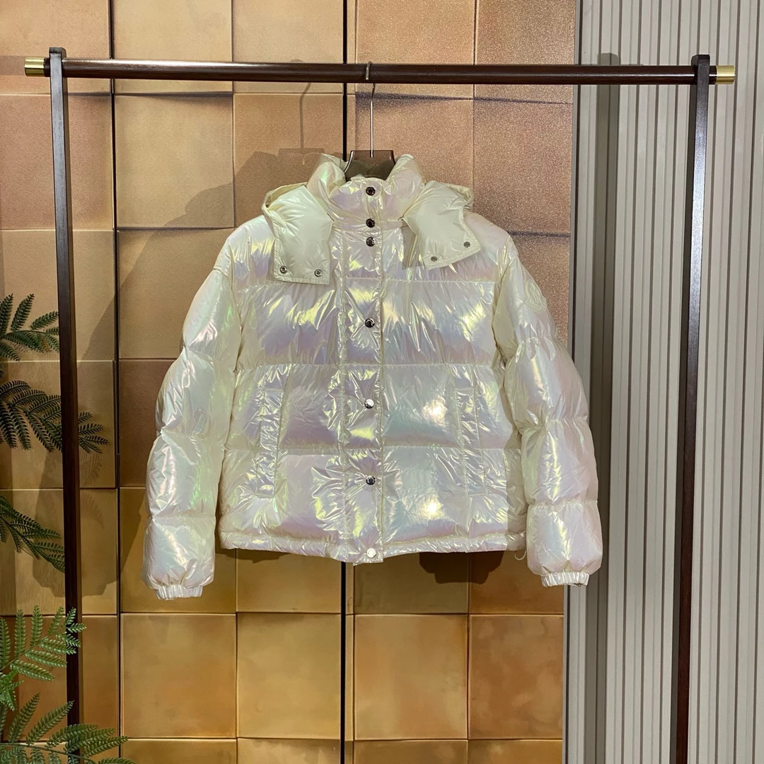 Moncler Daos亮面镭射炫彩珍珠白徽标logo羽绒服/0码/99新26218