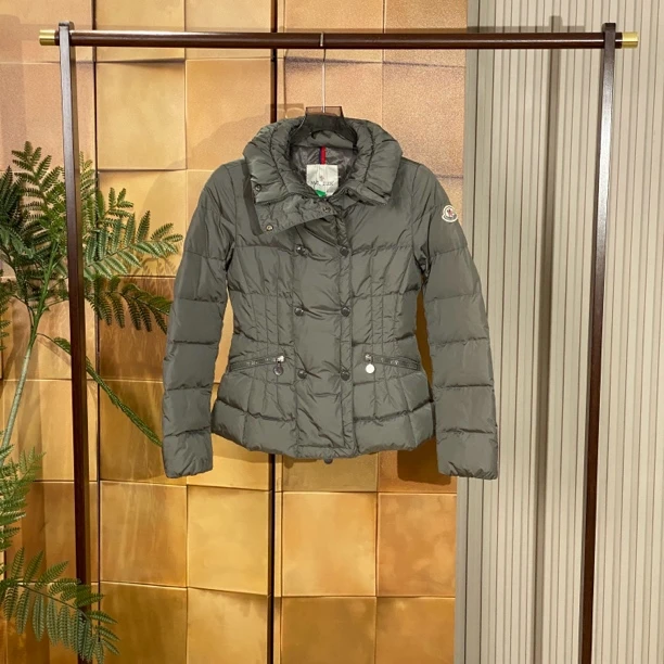 Moncler Pivoine灰色刺绣徽标logo羽绒服/0码/98新/23610